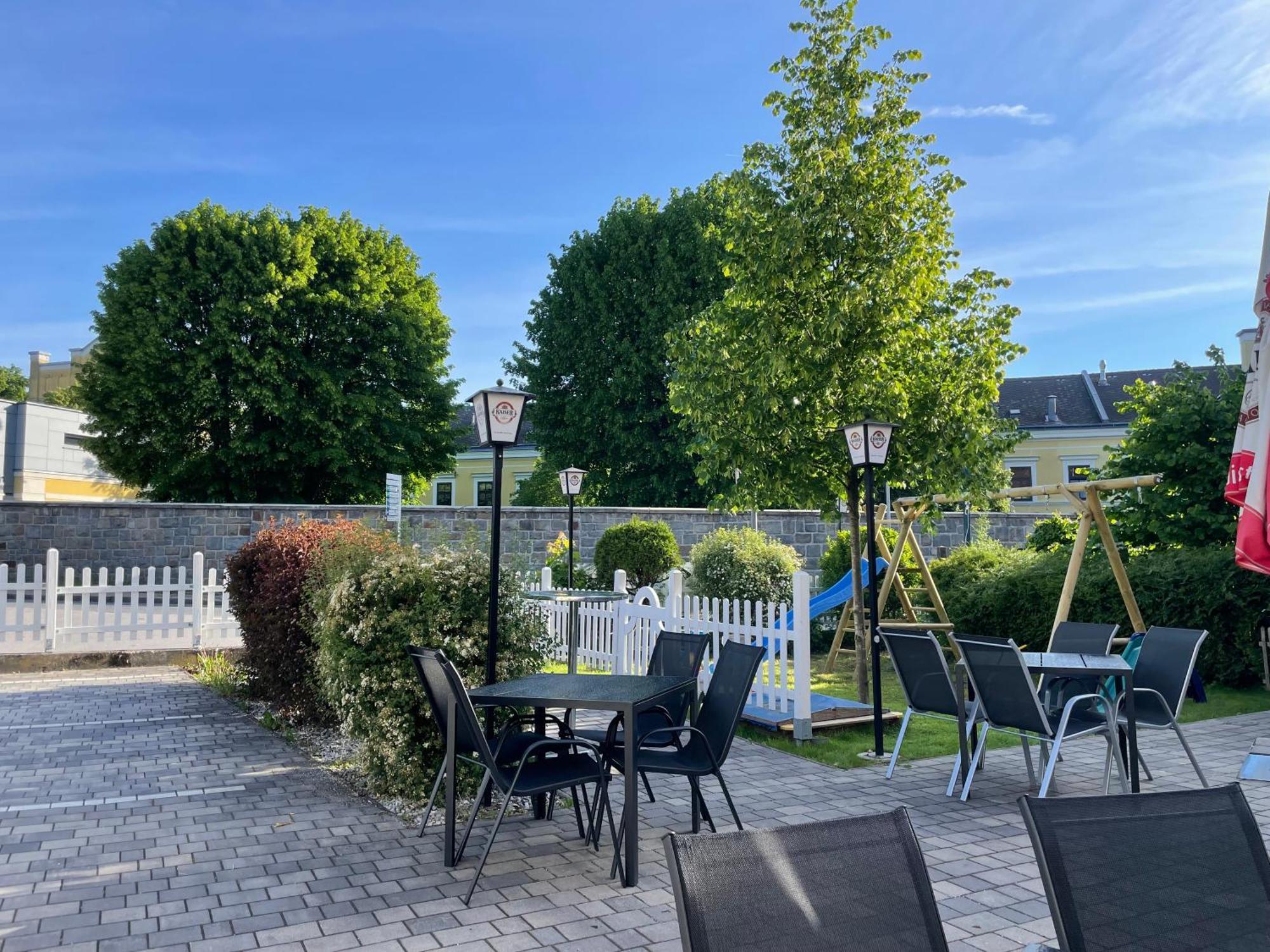 Lindenhof Ybbs Bed & Breakfast Ybbs an der Donau Exterior photo